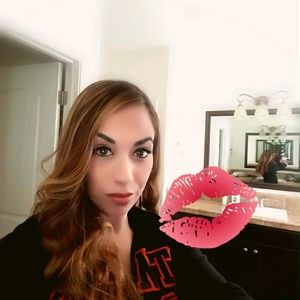 Meet your Posher, Kari